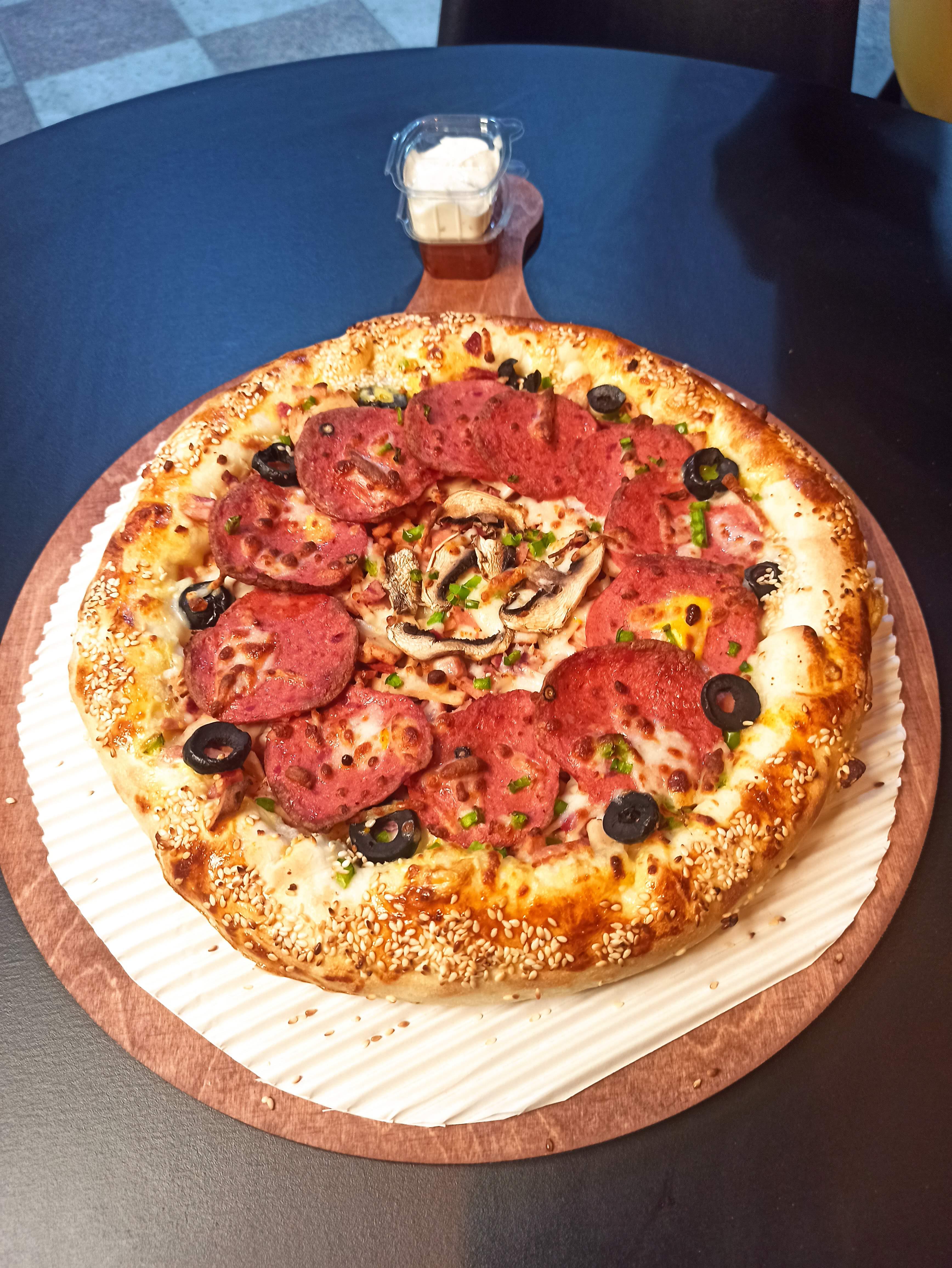 فست‌فود شاورما الحمراء