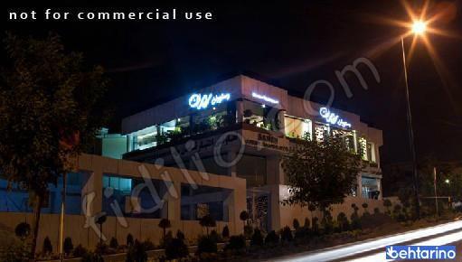 رستوران فرنگی رمان 