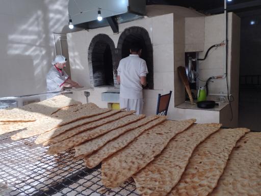 نانوایی سنگکی گل گندم (نان شاطر)