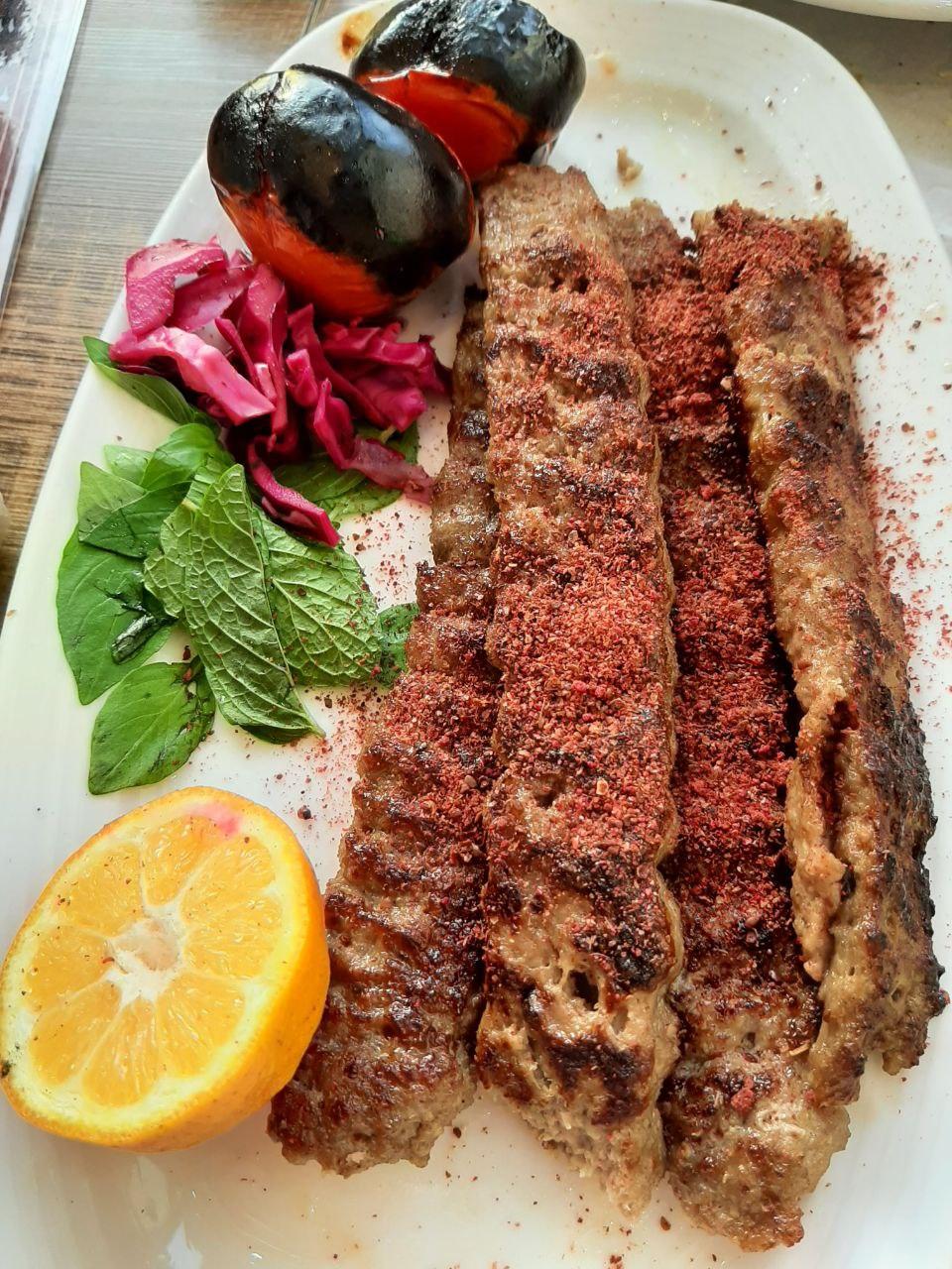 رستوران دوقلوها