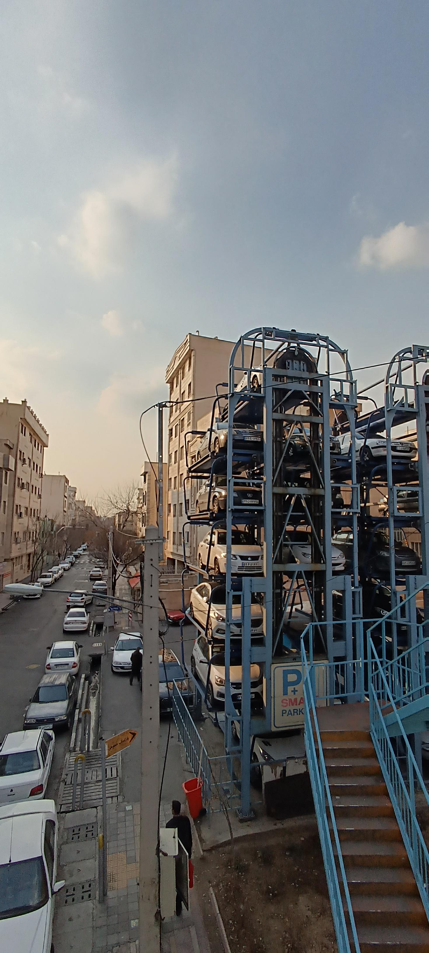 پارکینگ عمومی فرهنگ سرای انقلاب