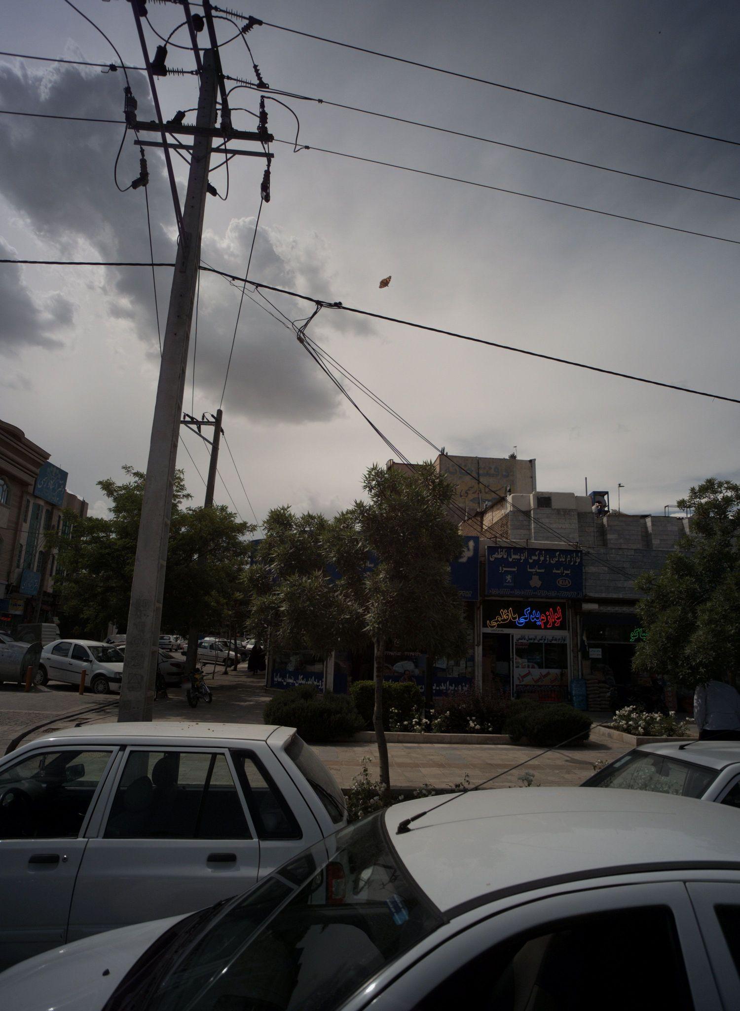 لوازم یدکی و لوکس اتومبیل کاظمی