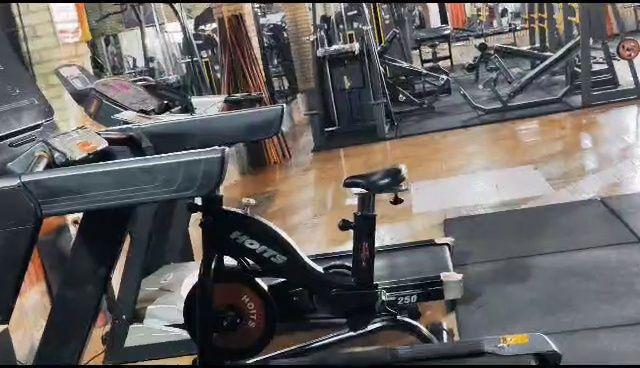 باشگاه ورزشی و بدنسازی رادین