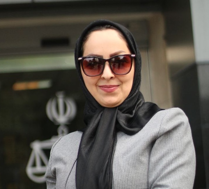 وکیل پایه یک دادگستری سمیه تام