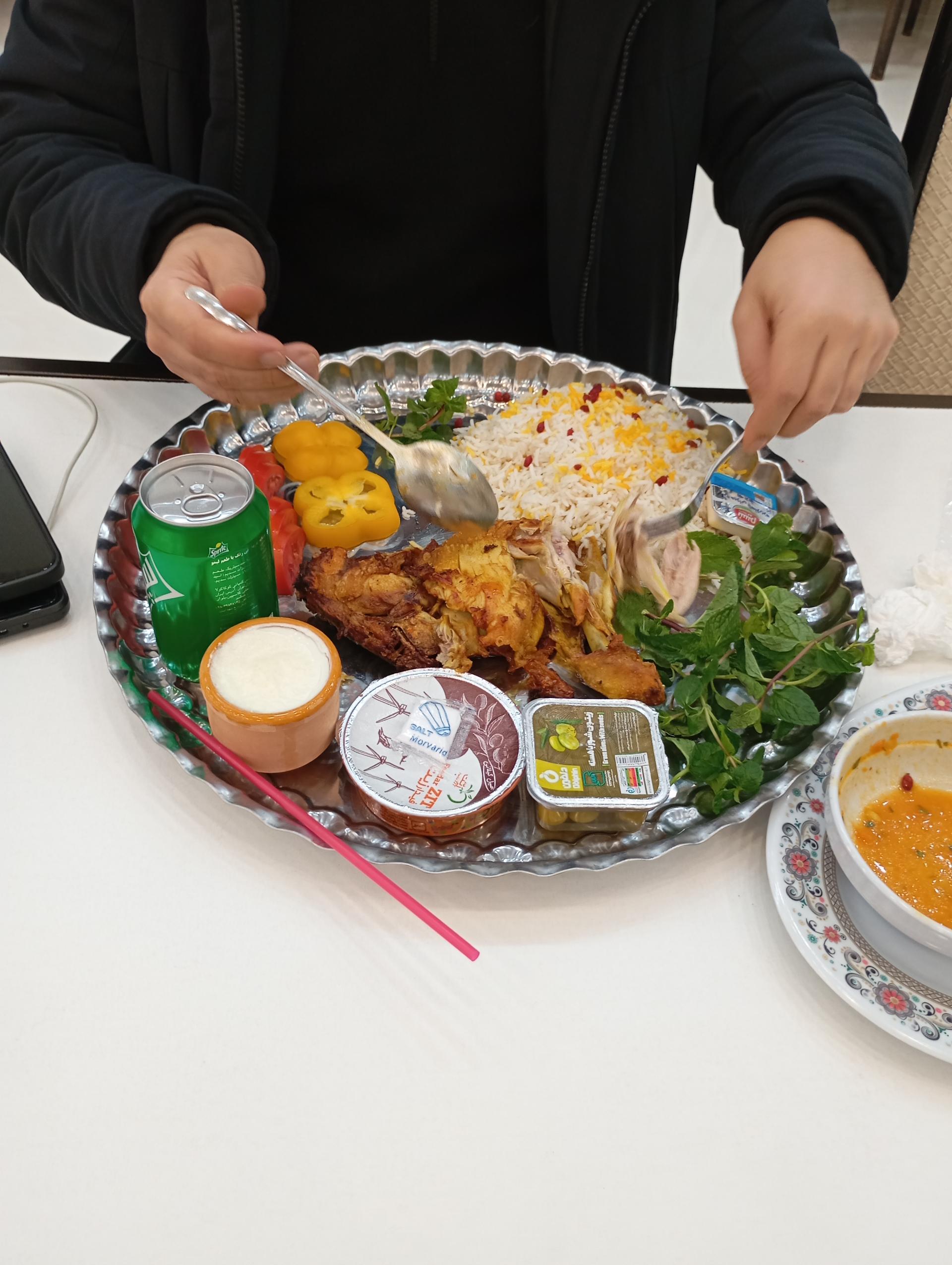 غذاخوری مرمر