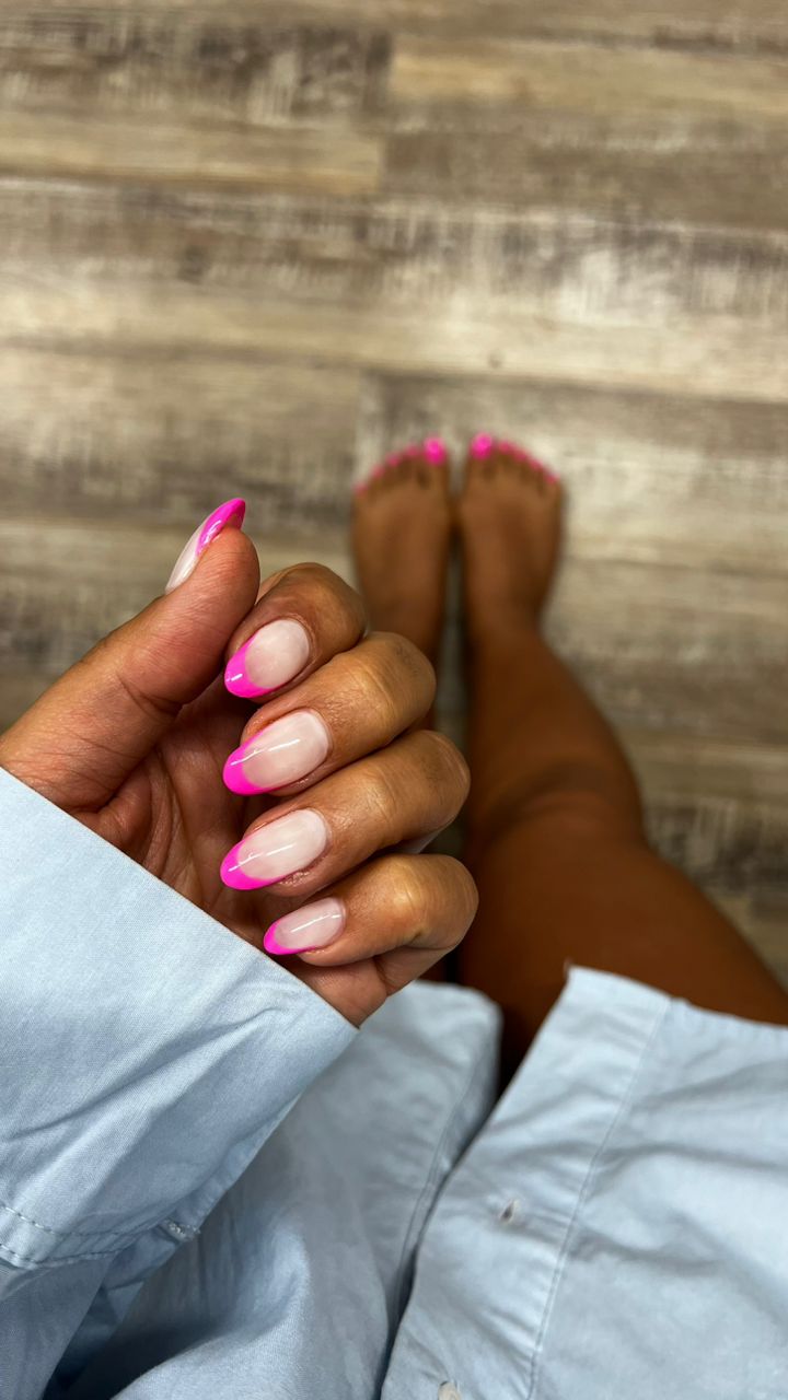 مرکز تخصصى کاشت ناخن محدثه هدايت