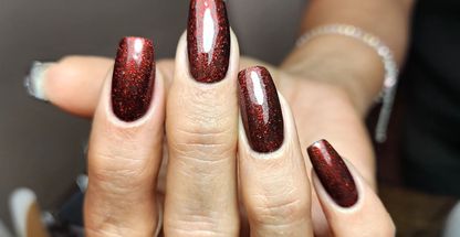 سالن تخصصی خدمات ناخن و مژه دیبا