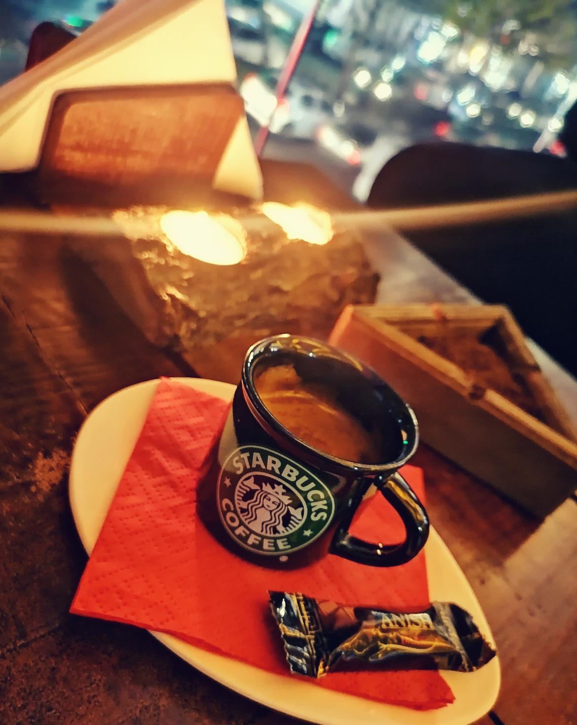 کافی شاپ یونانی