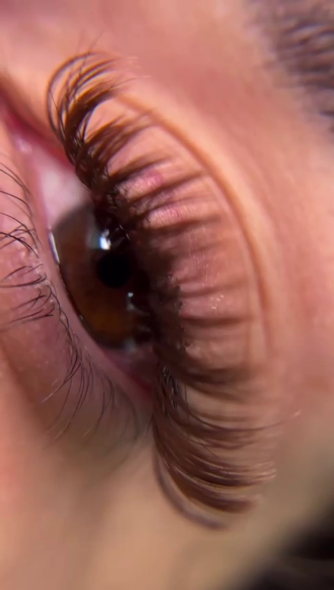 سالن زیبایی و آرایشگاه زنانه آسمان