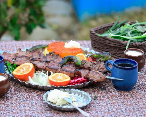 رستوران باغ سنتی روزی روزگاری