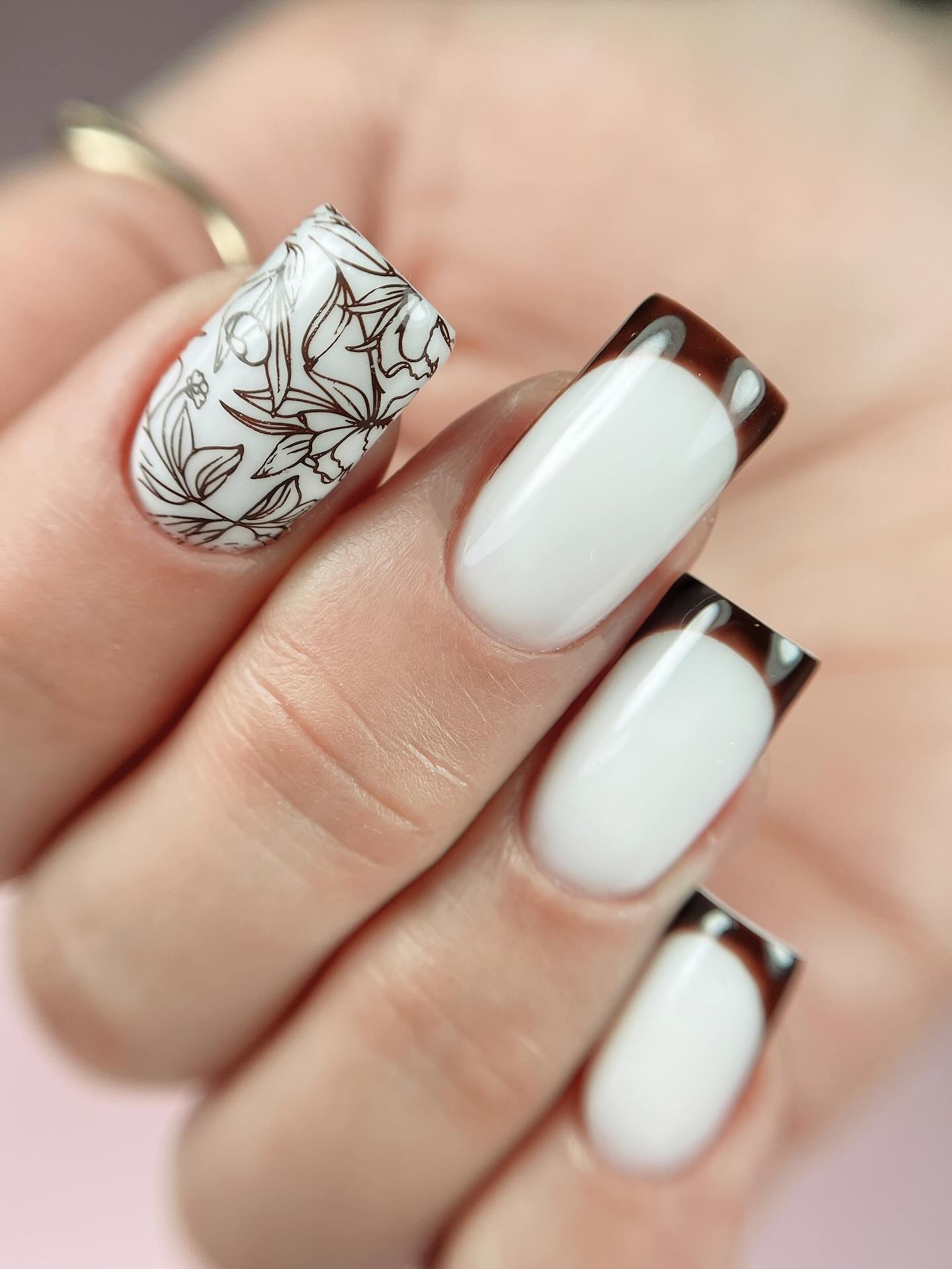 سالن کاشت ناخن نهایت