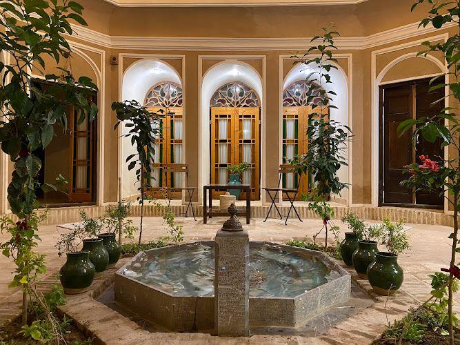 اقامتگاه بومگردی خانه بلند