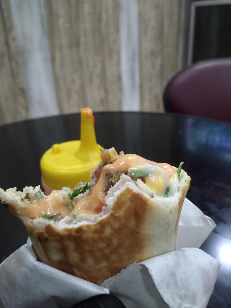 رستوران لبنان شاورما