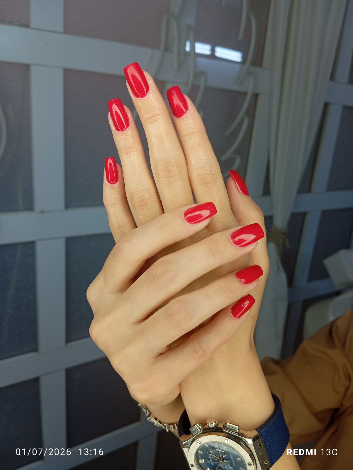 خدمات تخصصی ناخن آیدا