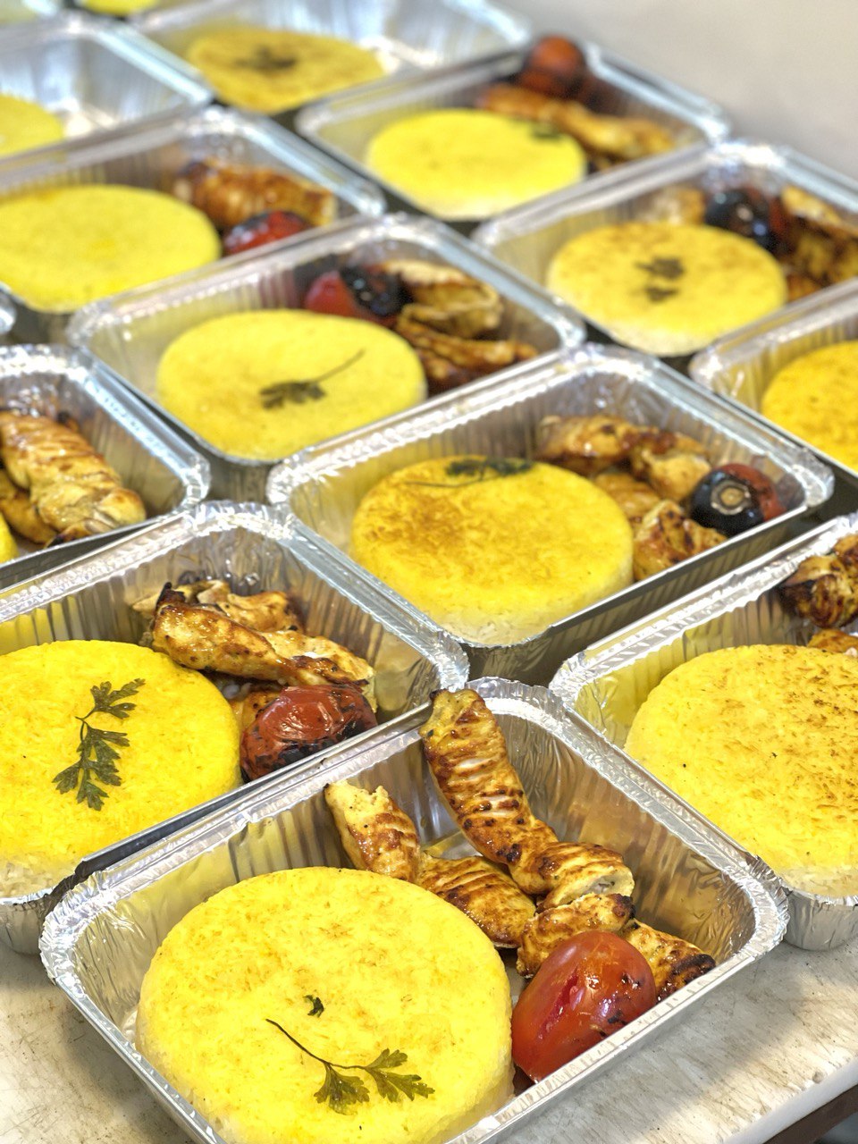 تهیه و توزیع غذای عمده ریژان در رشت