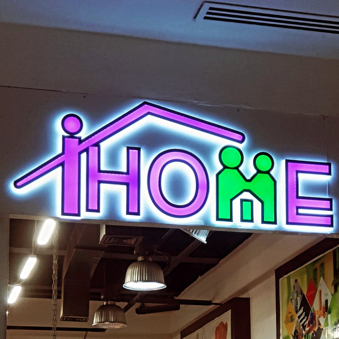 لوازم خانه زهرا افتاده