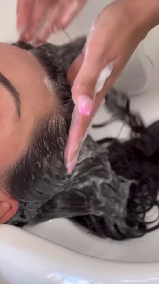 کلیه خدمات آرایشی پوست ومو شمیسا