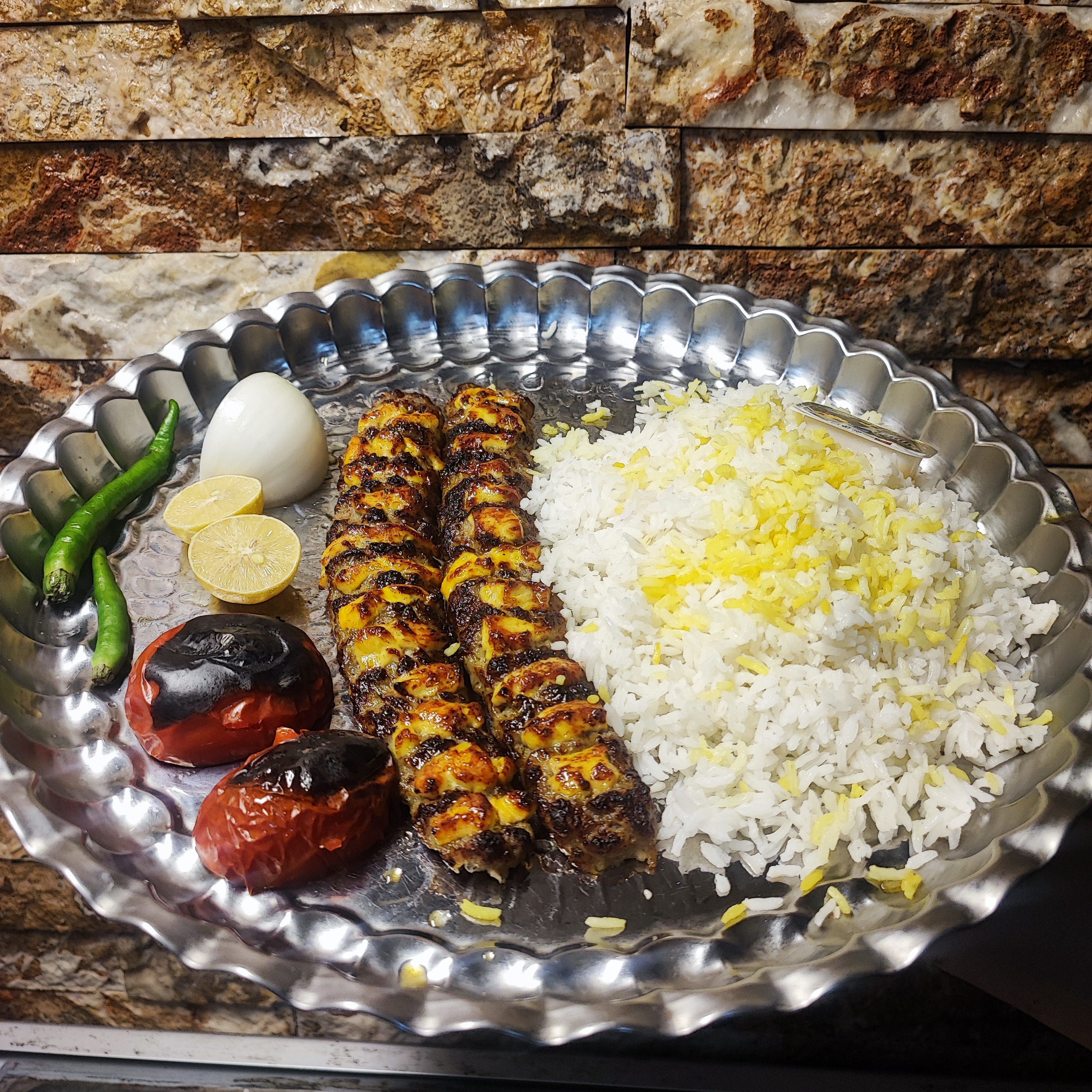 رستوران و فست فود پدیده