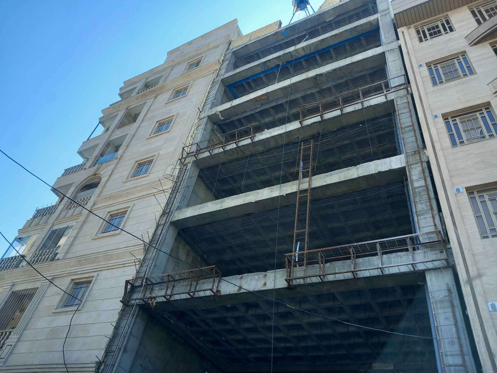 پیمانکاری ساختمان فرازین ساز افق