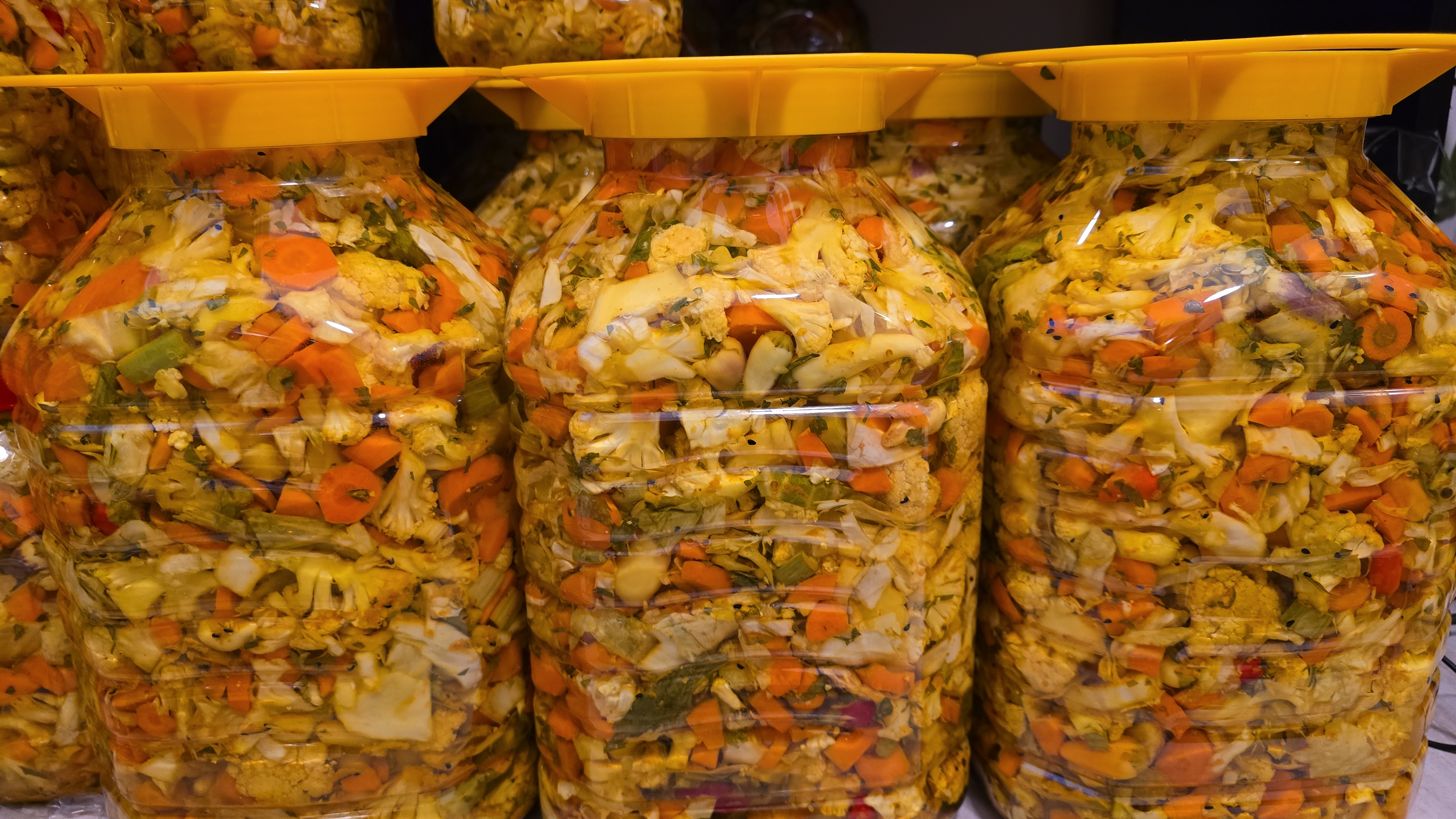 محصولات خانگی پیاز داغ ترشی سبزی ساجدی