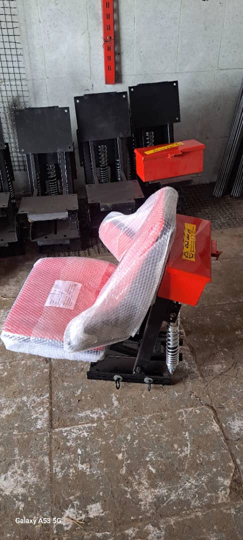 تولید صندلی و سایبان تراکتور