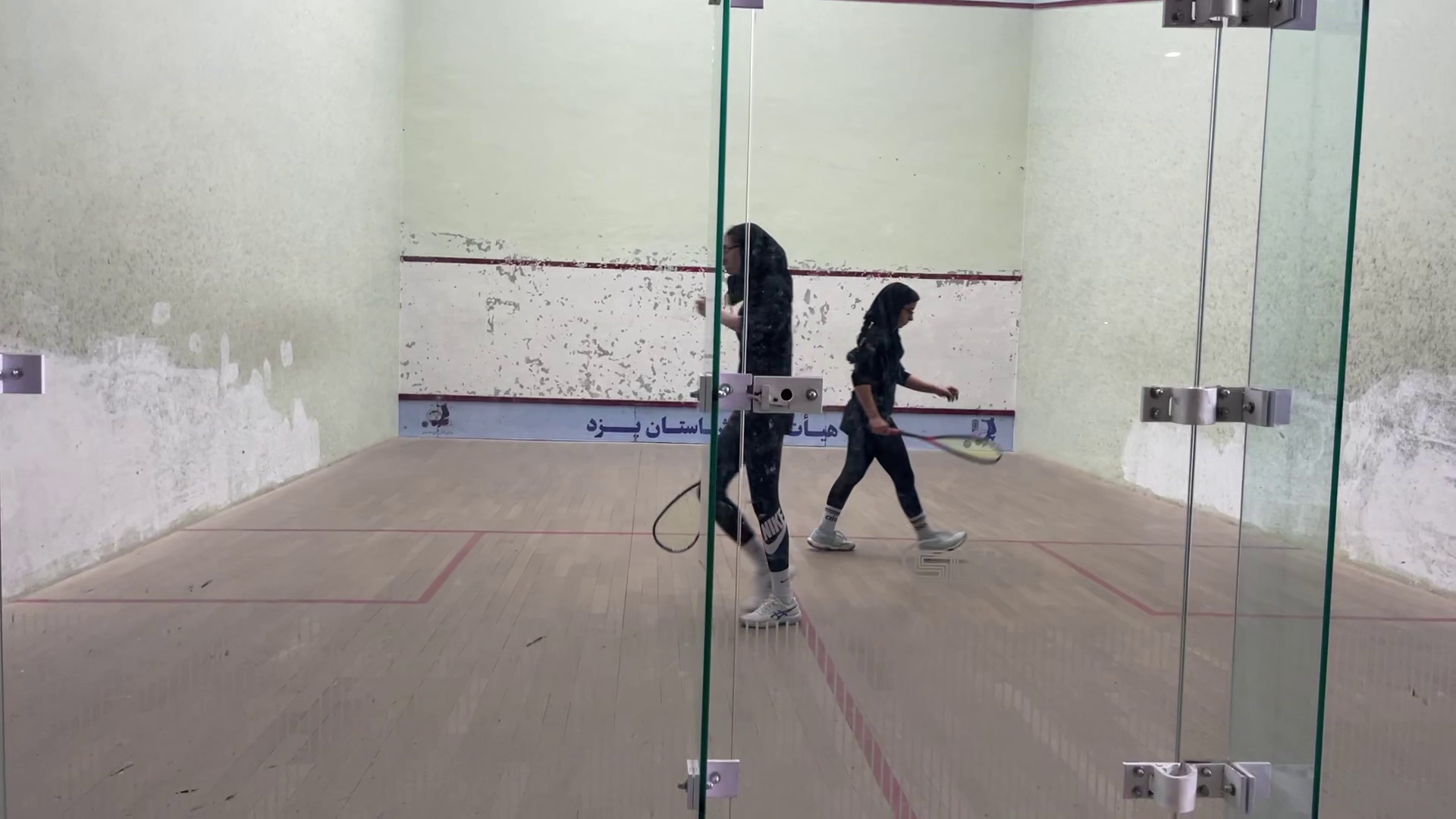 آموزش اسکواش بانوان نوجوان