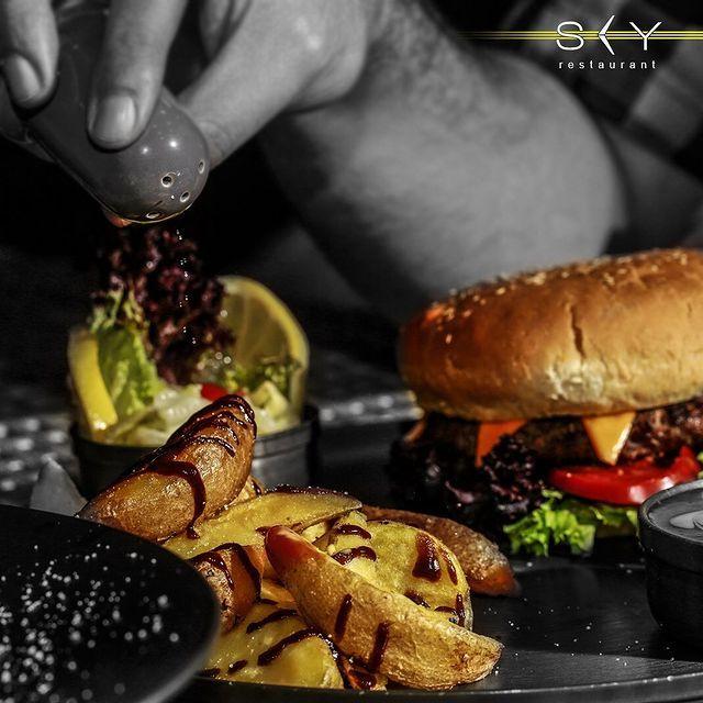 کافه رستوران اسکای لانژ