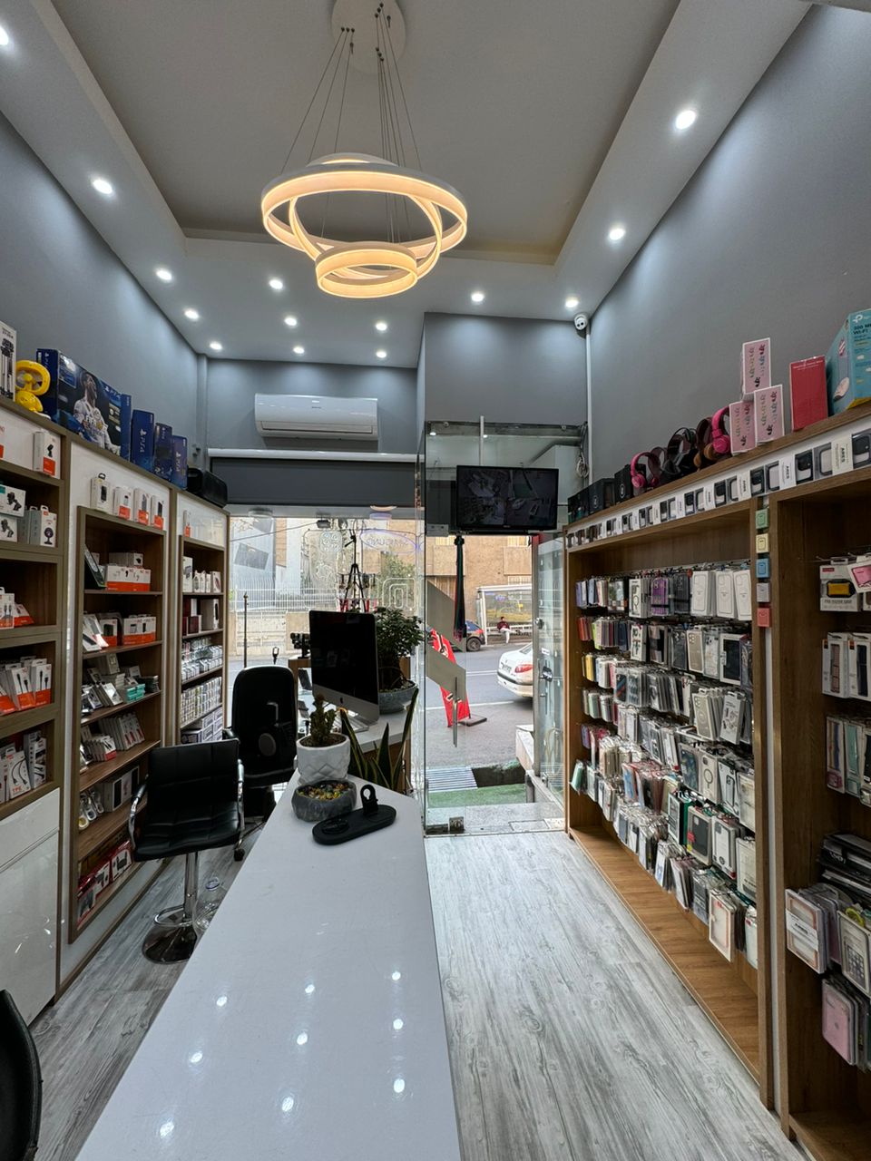 اپل استور آریوش