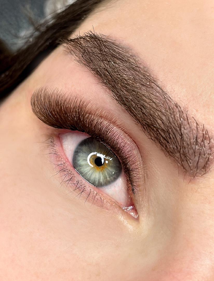 کاشت  مژه مریم معصومی