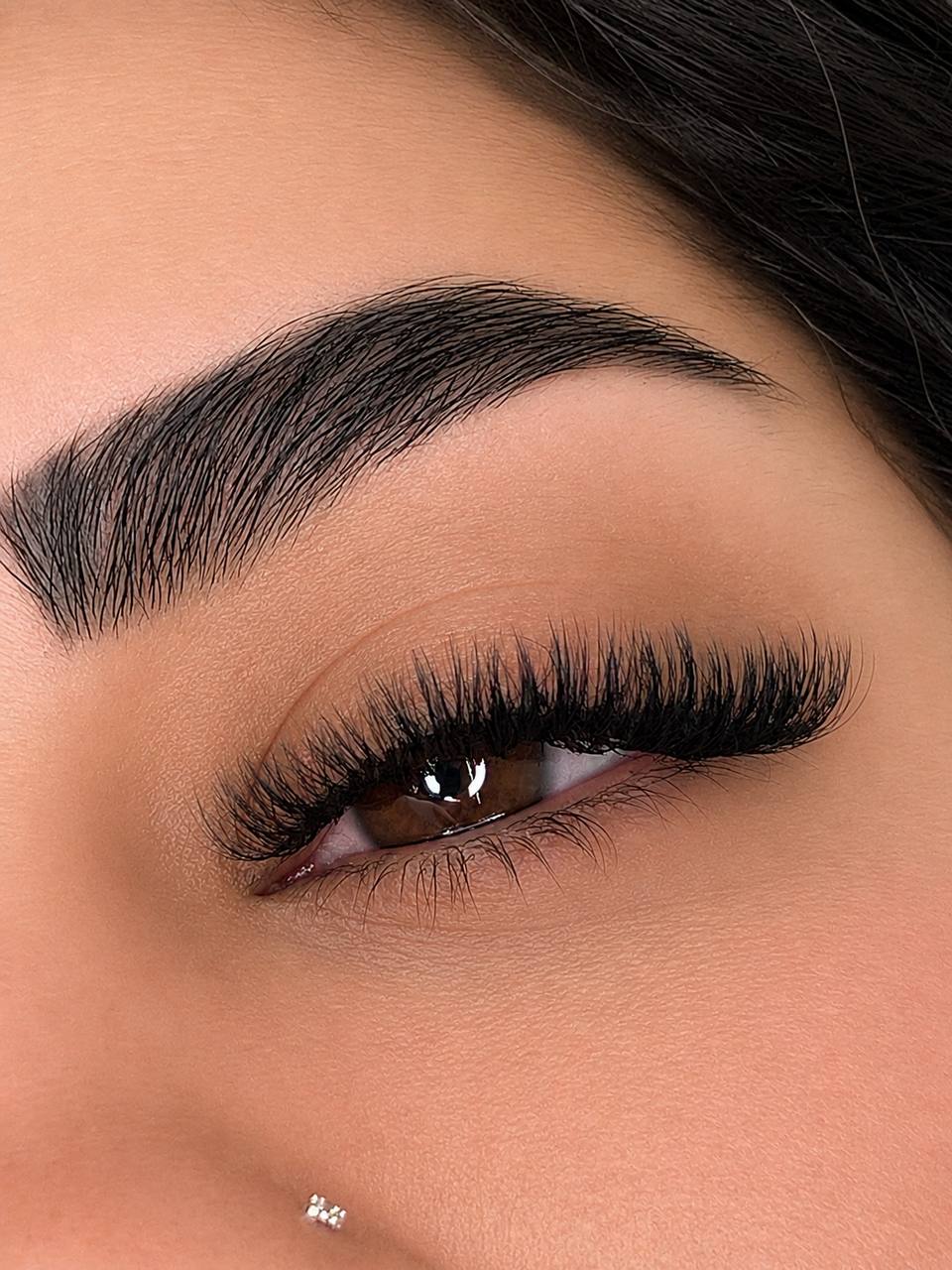 خدمات تخصصی مژه و ابرو سمیه شیرازی
