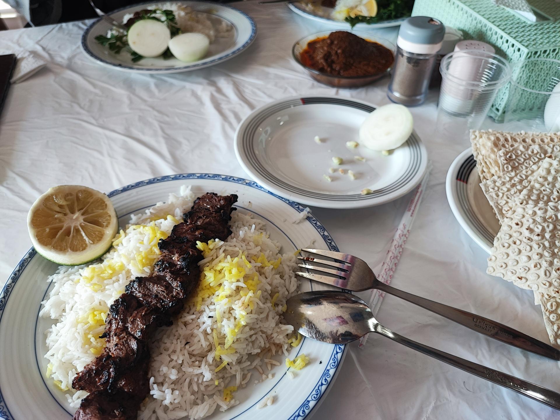 باغ رستوران گیلانی