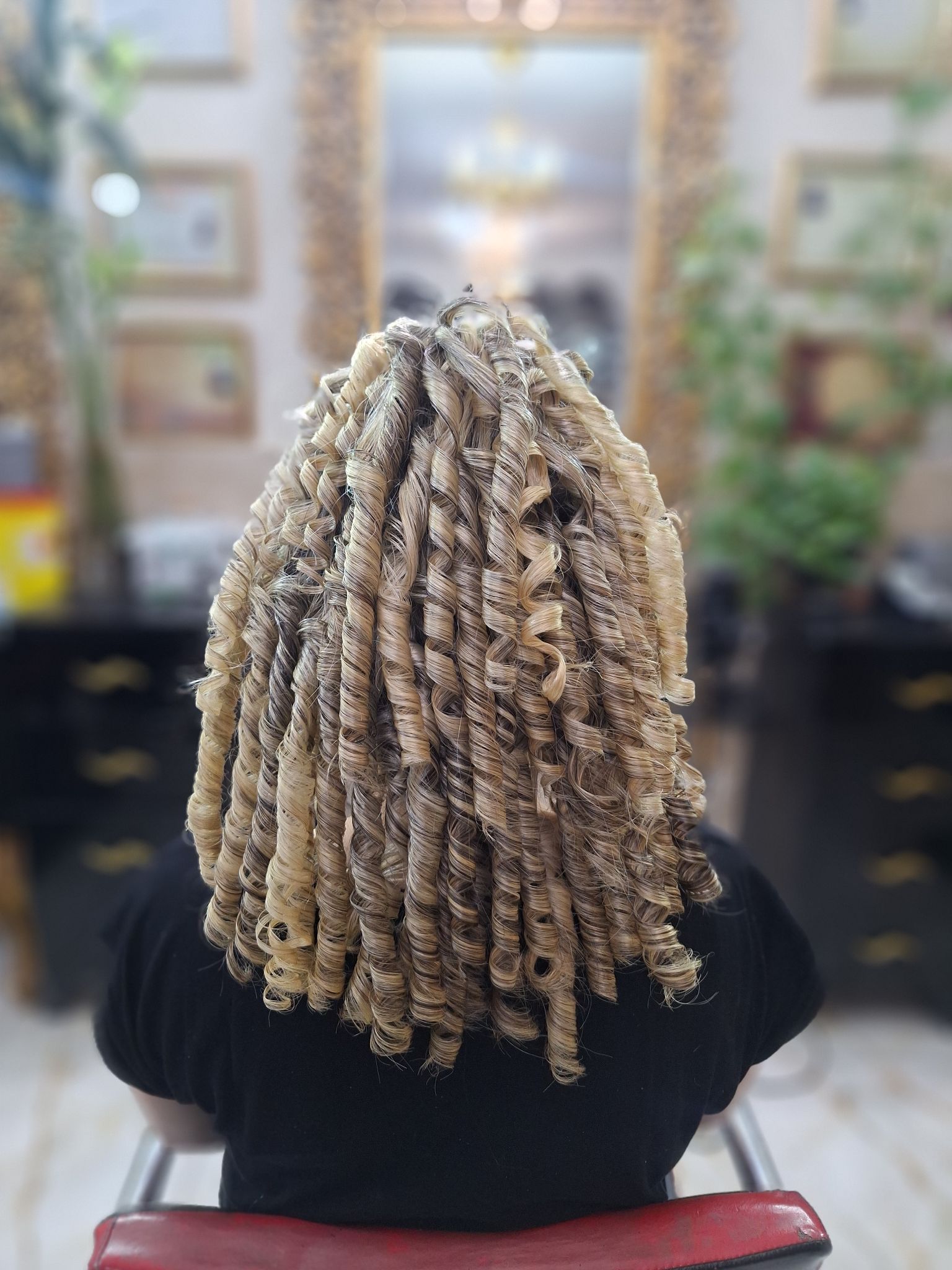 سالن زیبایی نسترن سپید