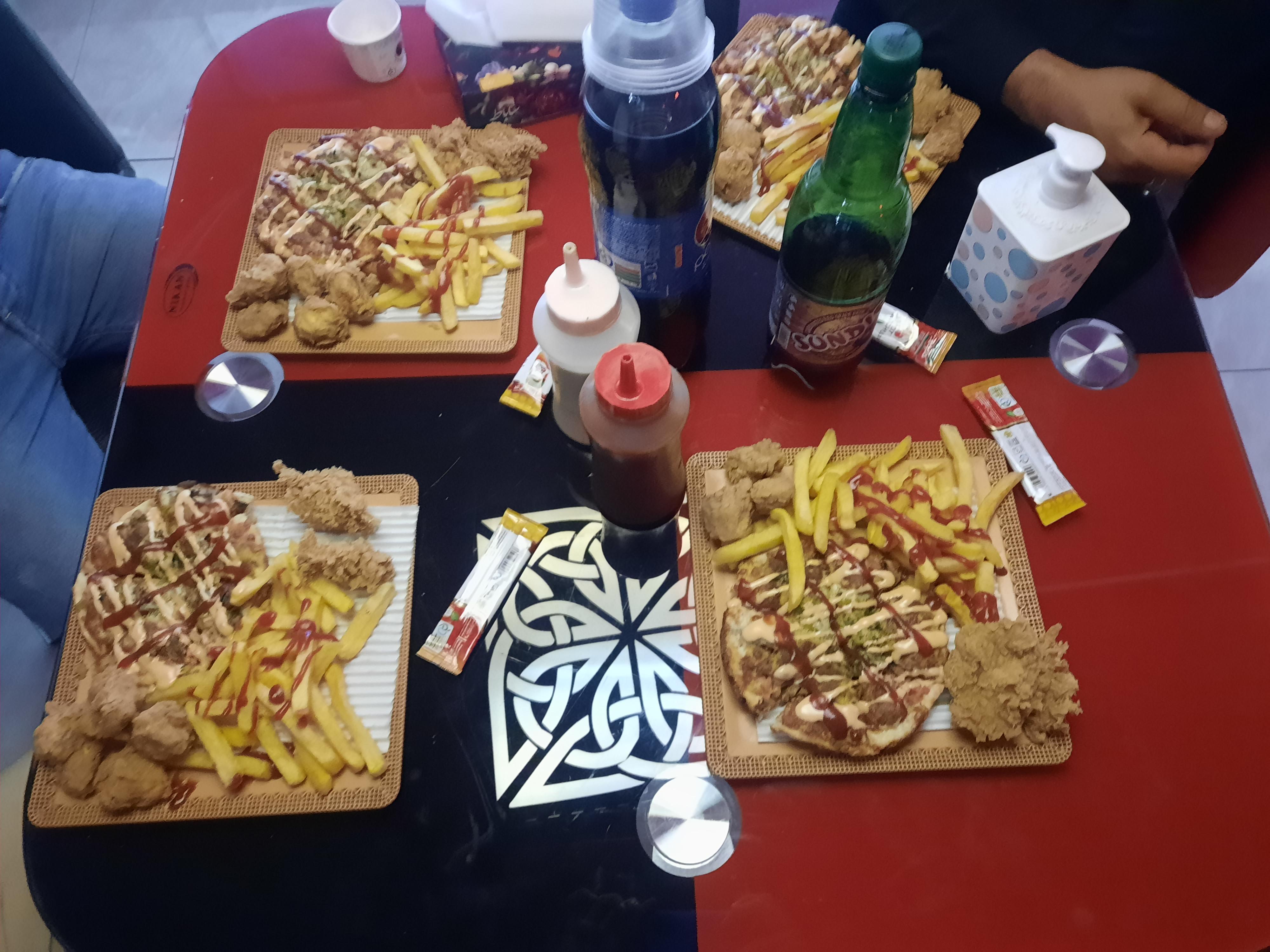 کافی شاپ خانواده ۲۰. family 20 Cafe