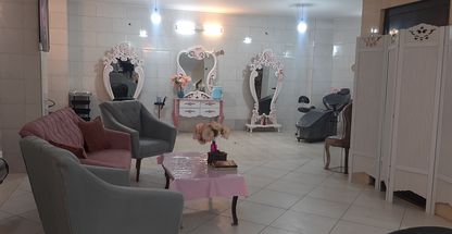 آرایشگاه صورتی