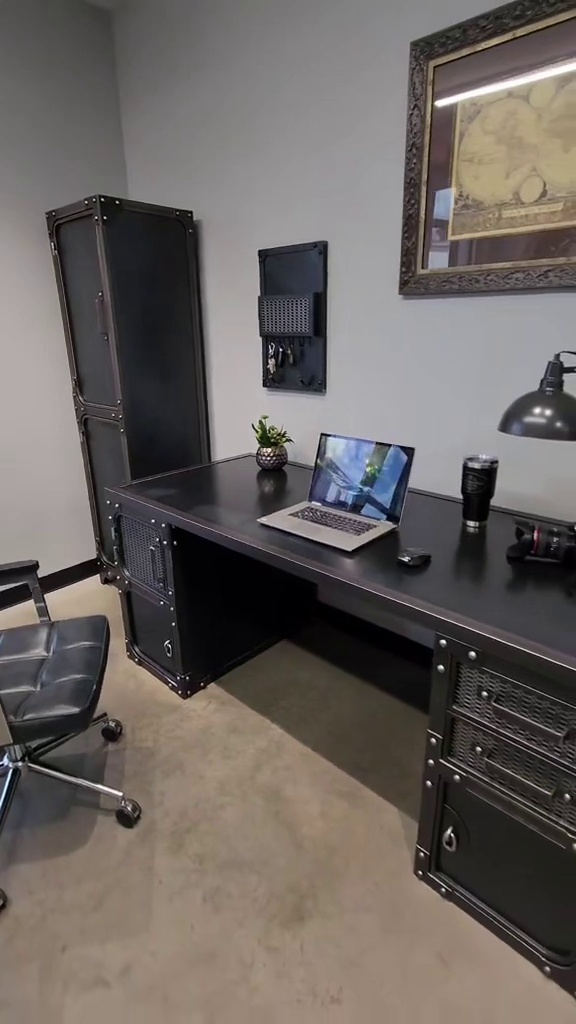 دکوراسیون فلزی یونیک کیاراسا