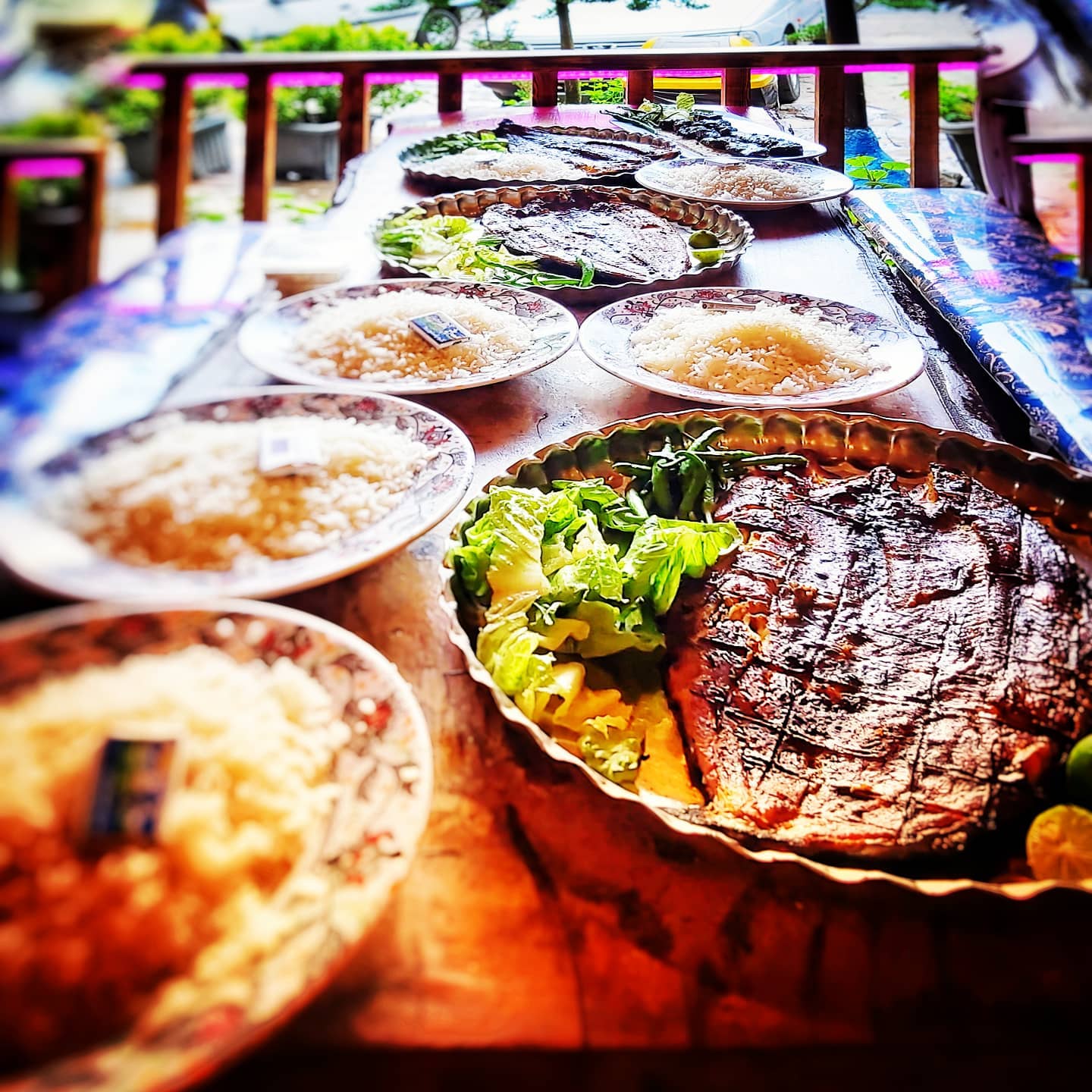 رستوران آبشار