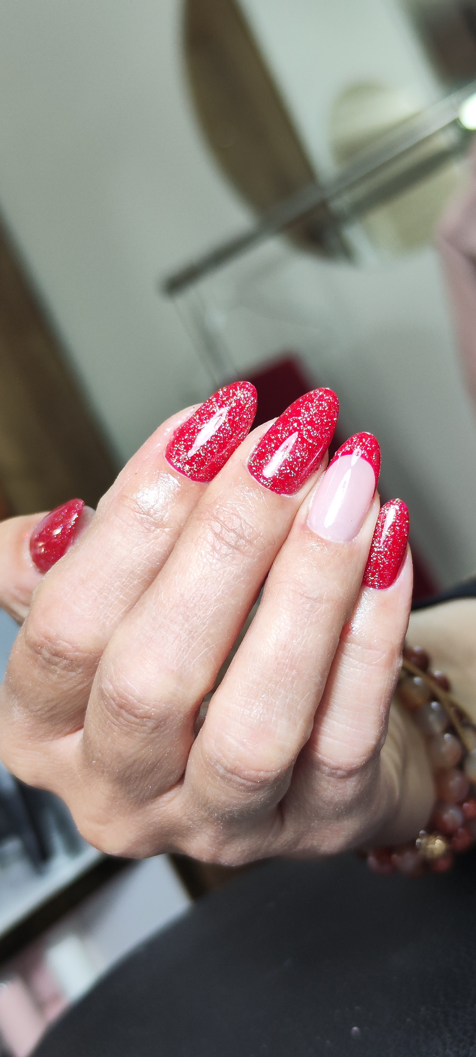 سالن زیبایی مرسده