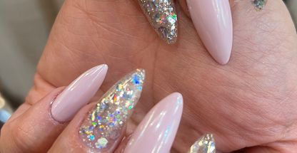 آکادمی و خدمات تخصصی ناخن نسیم