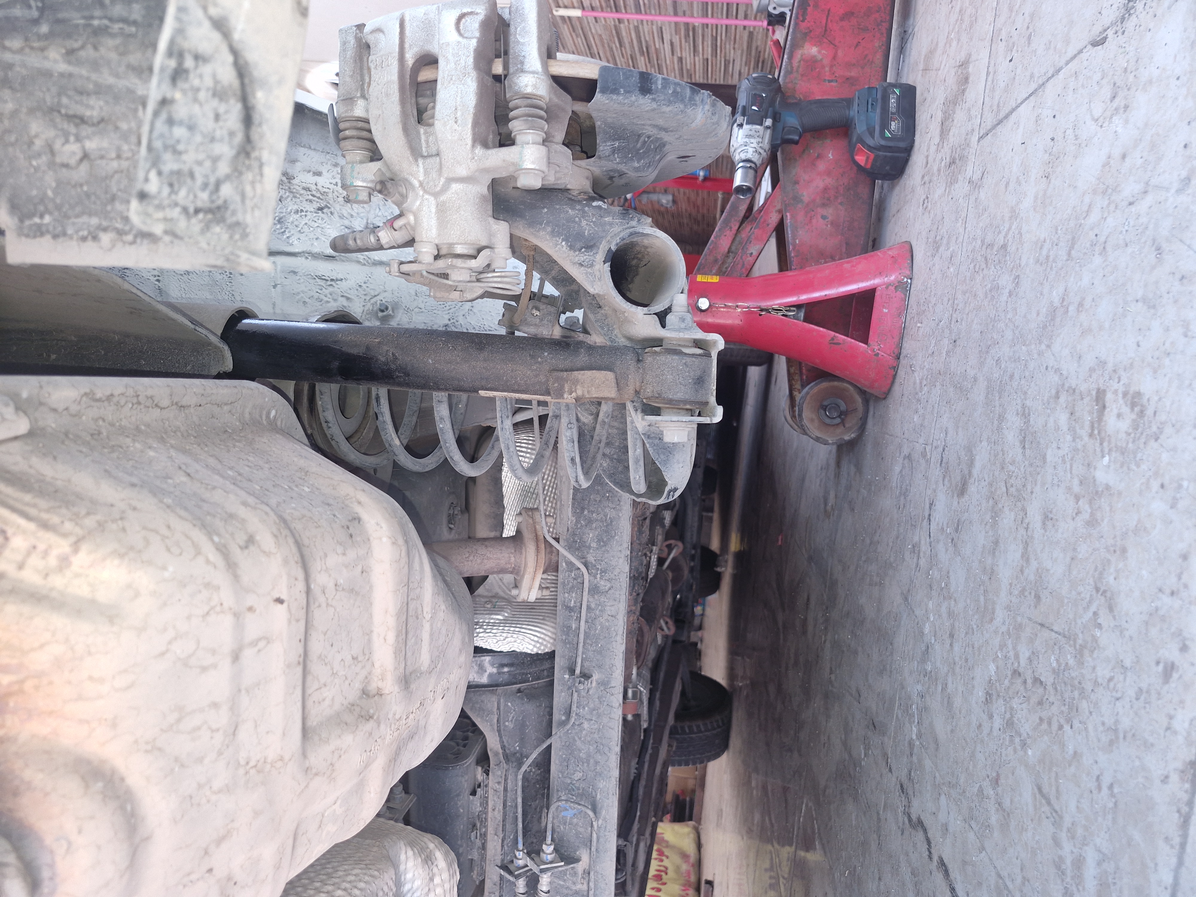 مهندس مکانیک تخصص در زمینه سیستم تعلیق