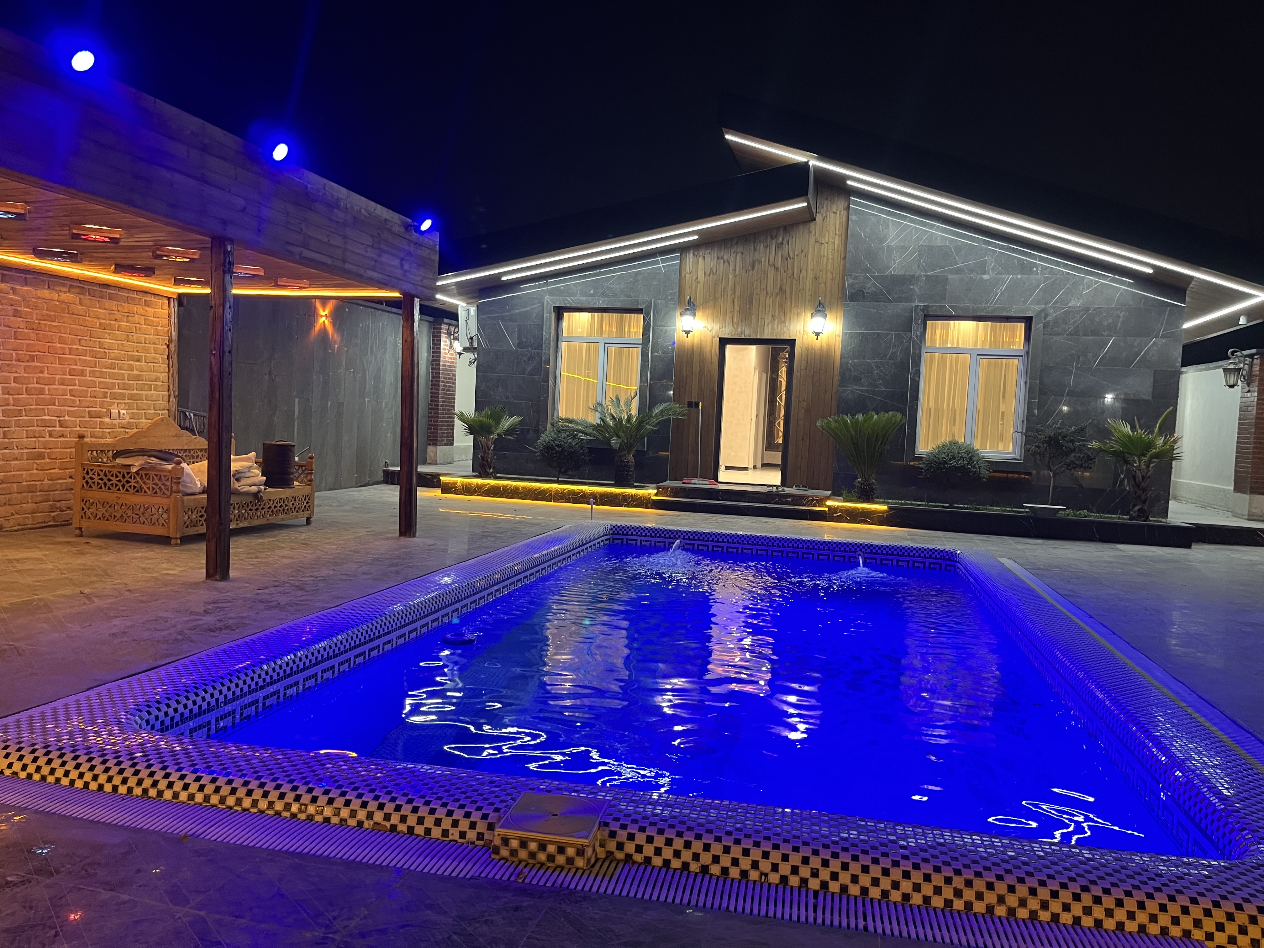 مشاور املاک رز