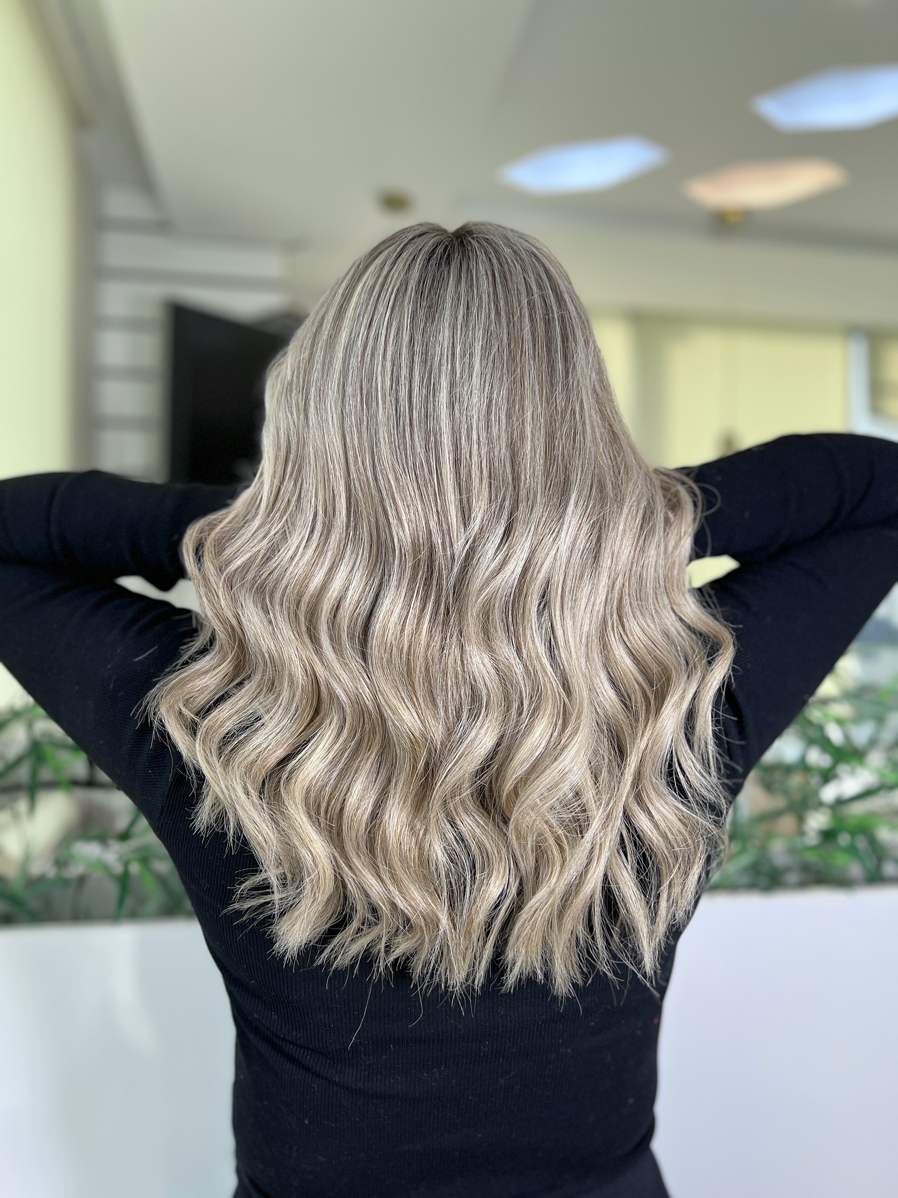 رنگ و لایت رویا قربانی( 10درصد تخفیف )