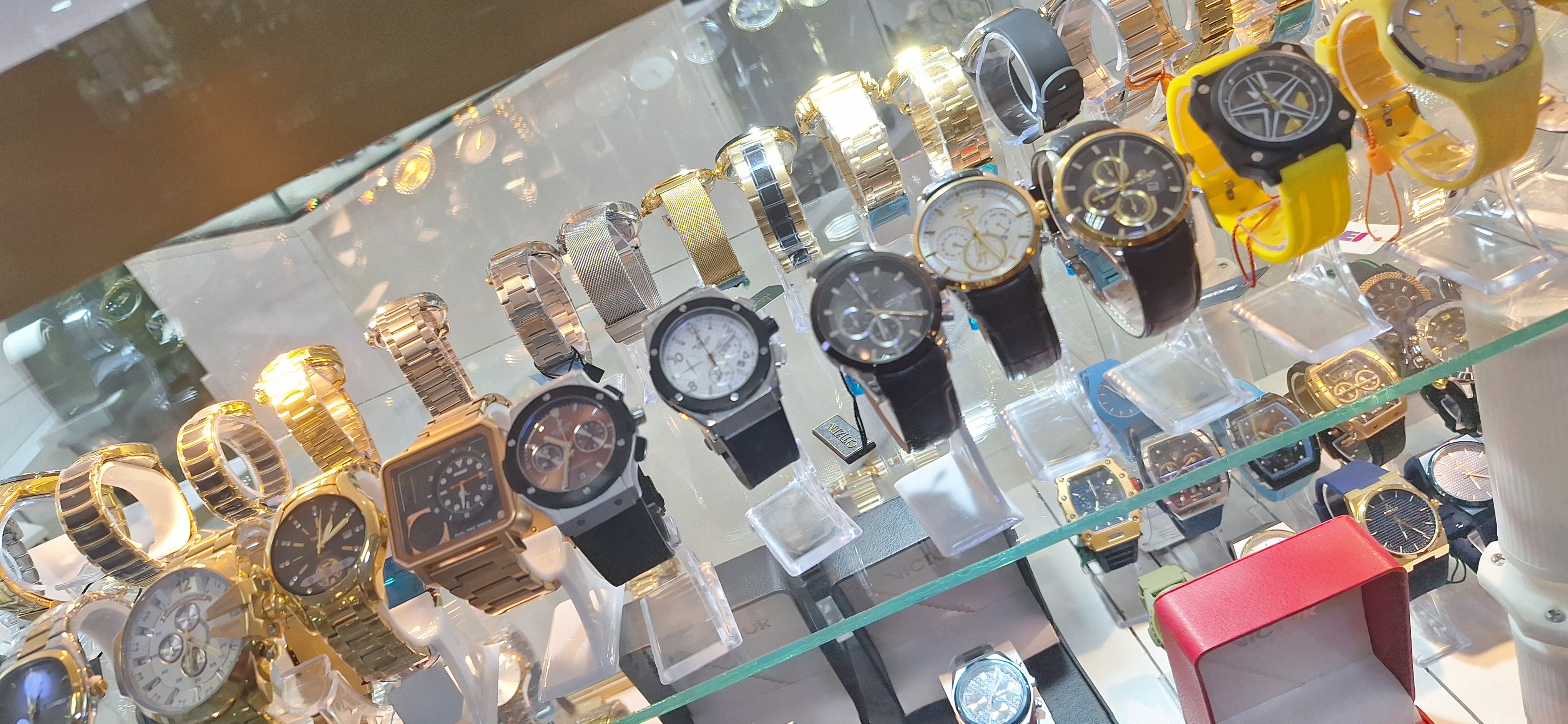 ساعت فروشی ویکتور