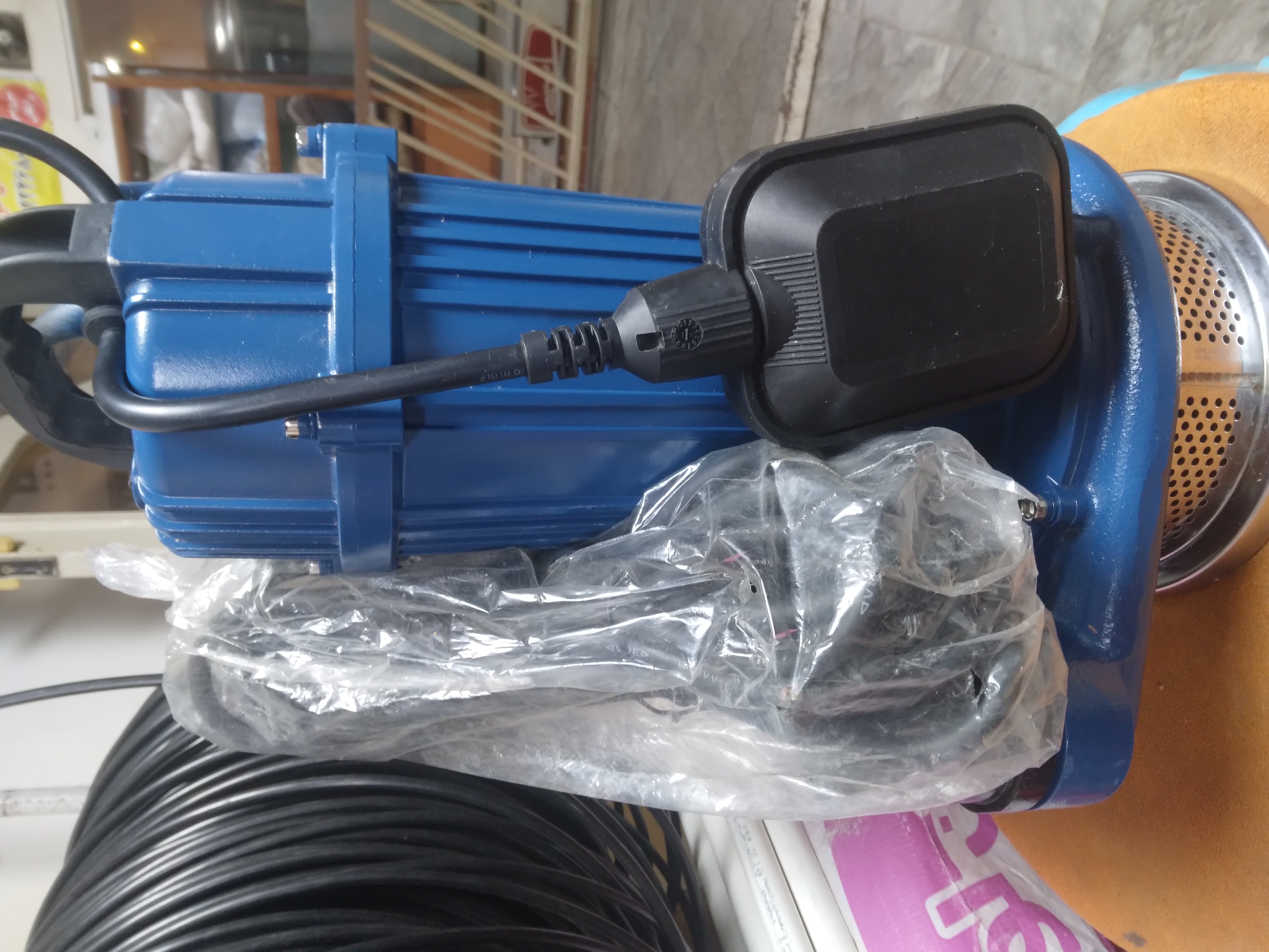 تاسیسات گرما:پکیج،موتورخانه،شیرآلات‌و...