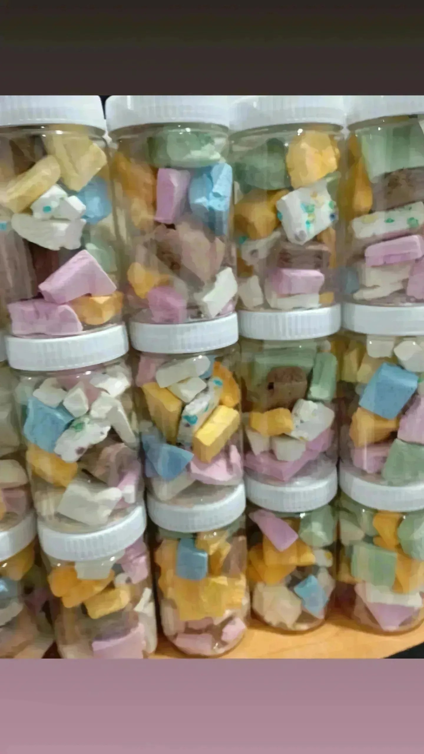 تولید و تامین کننده انواع میوه خشک بستنی