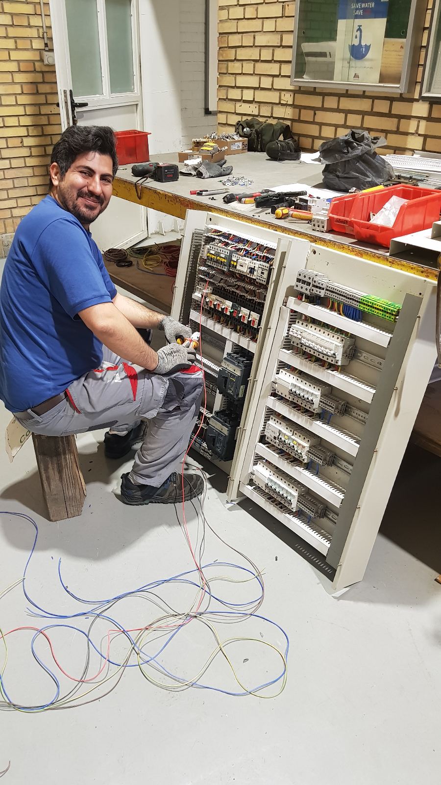 برقکار ساختمان و صنعتی