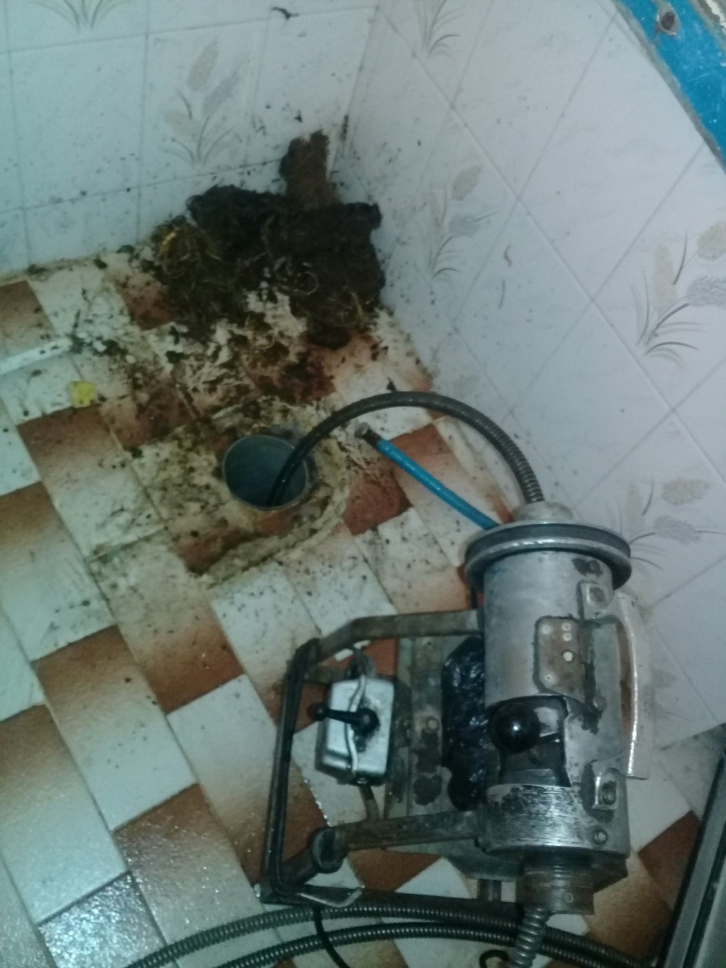 خدمات لوله باز کنی و تخلیه چاه یادگاری