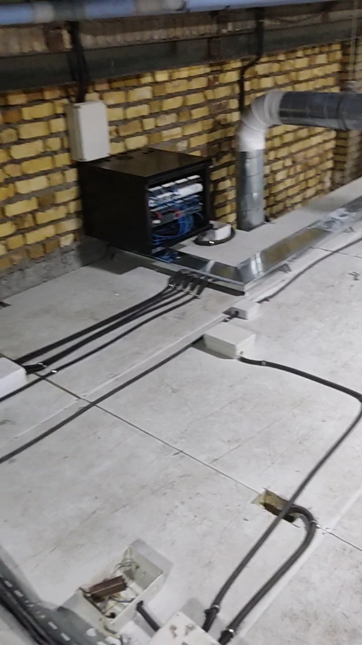 برقکار انجام تعمیرات و خدمات برق آریان