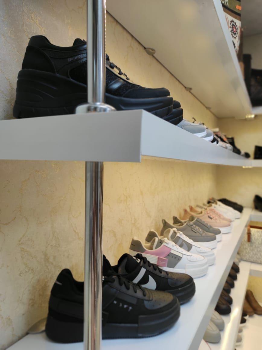 فروشگاه کیف و کفش کفشدوزک