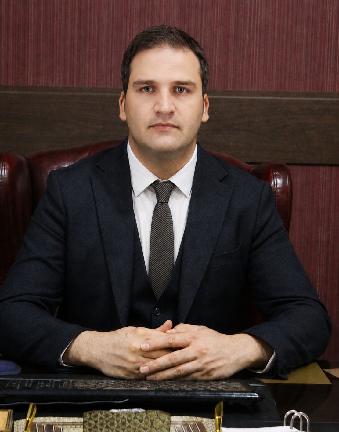 هاشم اندرزیان وکیل پایه یک دادگستری