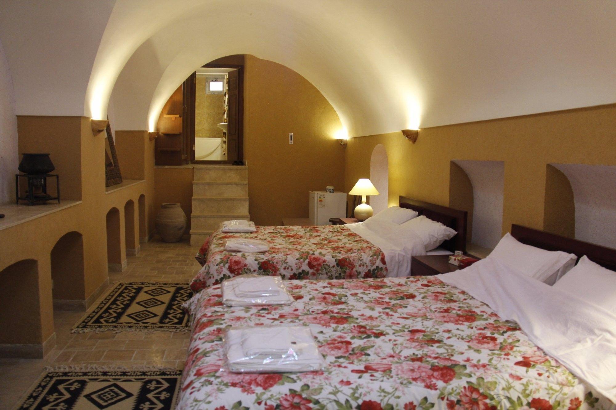 اقامتگاه بومگردی خانه سه نیک يزد